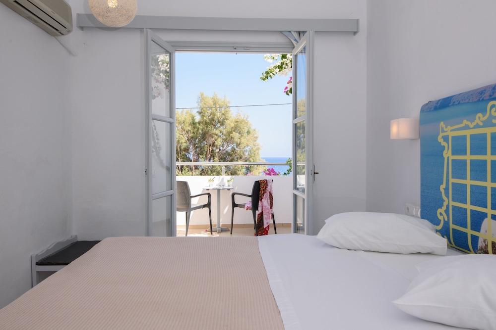 Rk Beach Hotel Камари Экстерьер фото