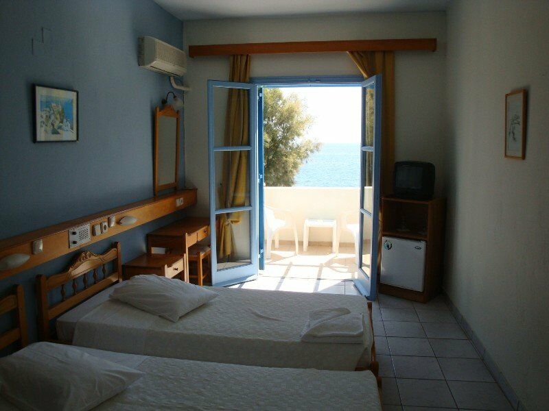 Rk Beach Hotel Камари Экстерьер фото